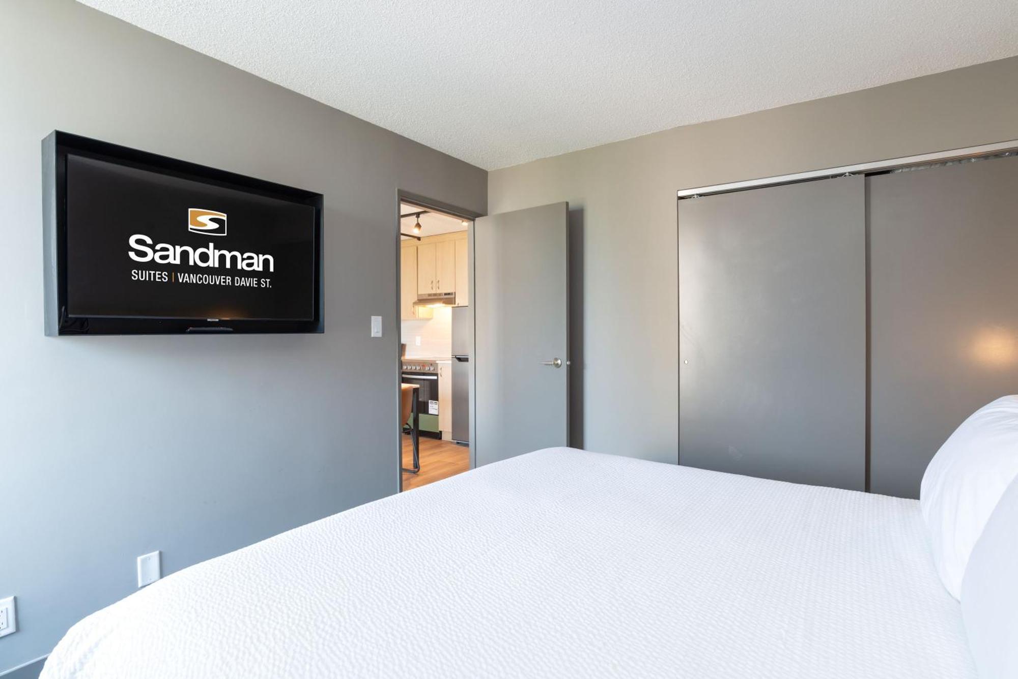 Sandman Suites Vancouver On Davie Exterior foto